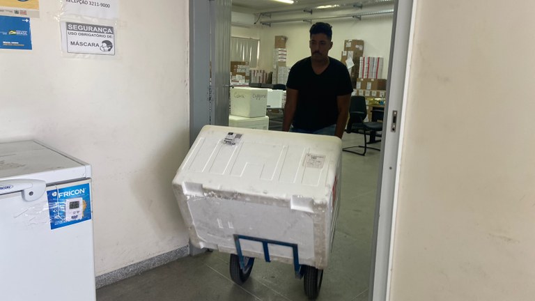 distribuição de vacina.jpeg