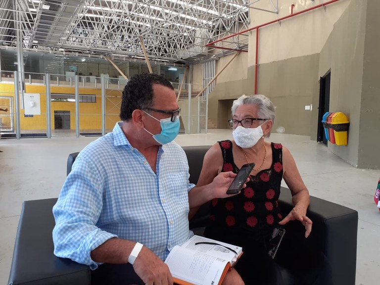 Jornalista José Carlos Vieira, editor de Cultura do Correio Brasiliense, durante entrevista com Joana do Balaio Nordeste. No Espaço Cultural em João Pessoa..jpeg