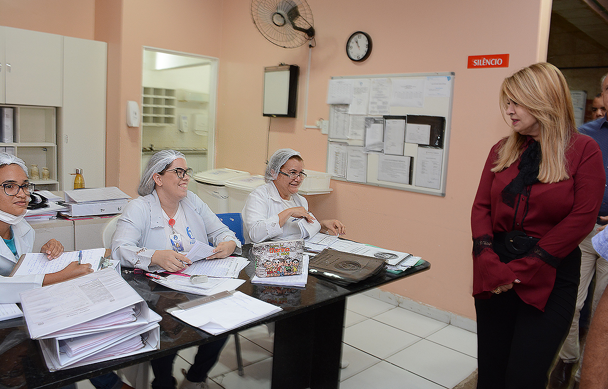 primeira dama visita o hospital padre ze_foto walter rafael (4).JPG
