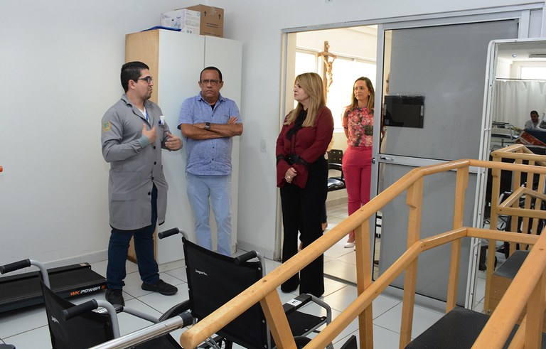 primeira dama visita o hospital padre ze_foto walter rafael (9).JPG