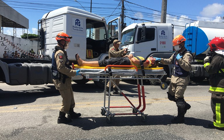 docas promove simulado de acao emergencial (3).JPG