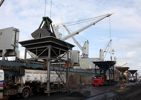docas-porto-de-cabedelo-recebe-carga-de-petcoke.jpeg