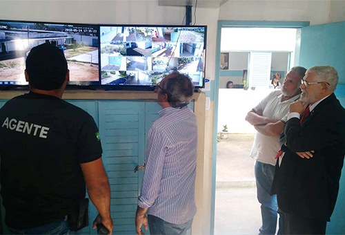 direitos-humanos-da-camara-dep_visita-lar-do-garoto-8.jpg