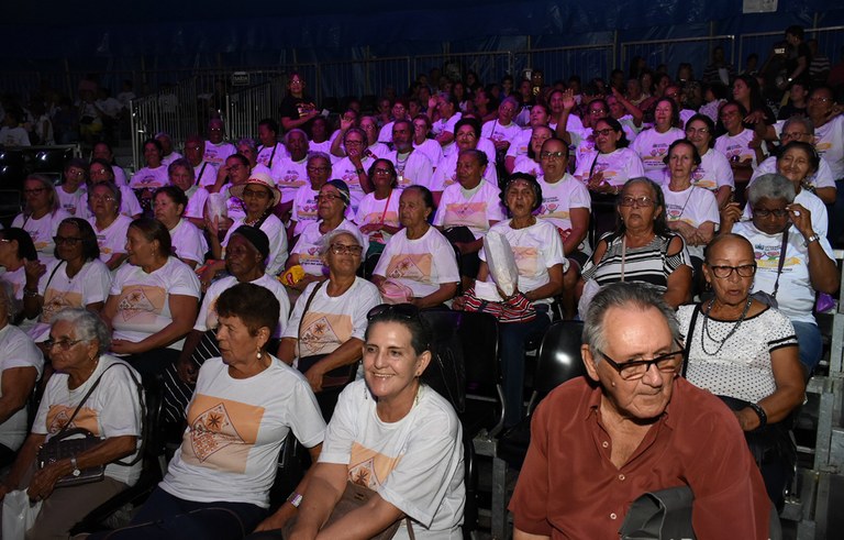 primeira dama no circo amar com entidades ligadas a criancas e idosos foto andre lucio (10).JPG