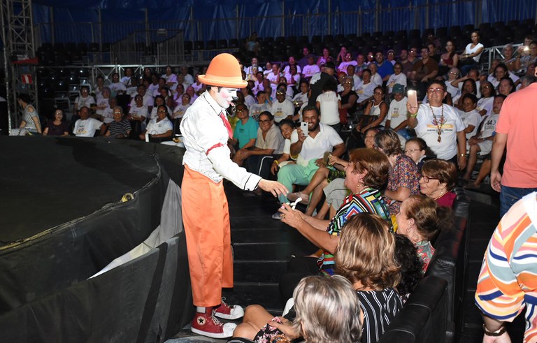 primeira dama no circo amar com entidades ligadas a criancas e idosos foto andre lucio (5).JPG