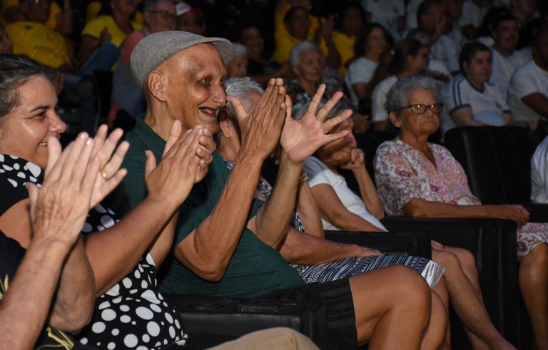 primeira dama no circo amar com entidades ligadas a criancas e idosos foto andre lucio (6).JPG