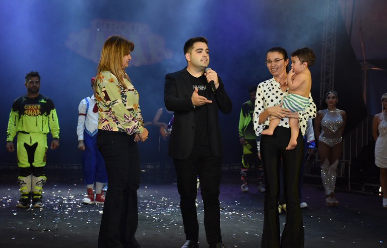 primeira dama no circo amar com entidades ligadas a criancas e idosos foto andre lucio (9).JPG