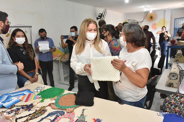 Primeira-dama visita o Ateliê Benvenutty (15).JPG