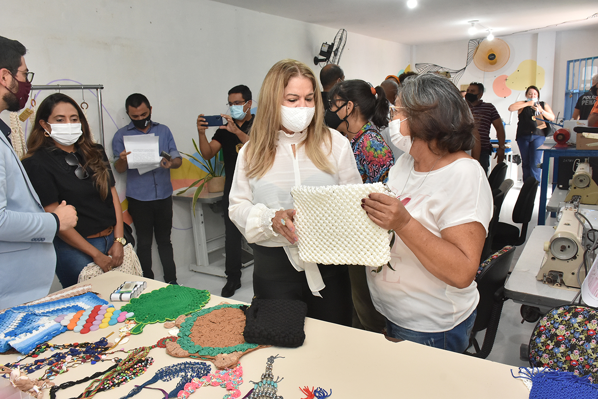 Primeira-dama visita o Ateliê Benvenutty (15).JPG
