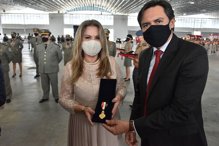 20.08.2021 Entrega da medalha Ceronel Elísio Sobreira a Primeira-dama (8).JPG