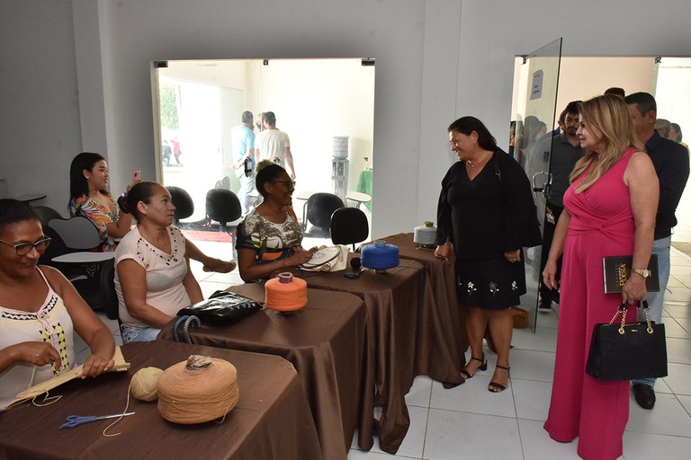 Visita da Primeira-dama as Artesãs de Galante e Gurinhem (10).JPG