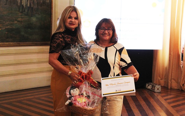 primeira dama condecorada em evento da mulher_foto alberi pontes (4).JPG