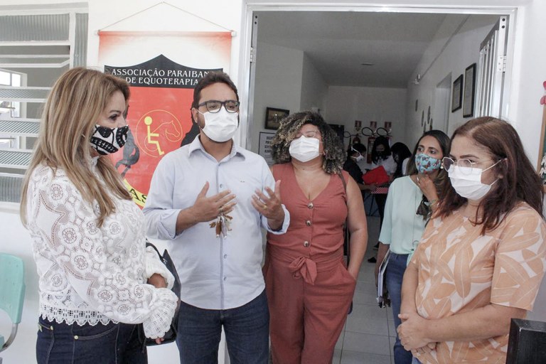 primeira dama visita associaçao de equoterapia_foto alberi pontes (25).jpg