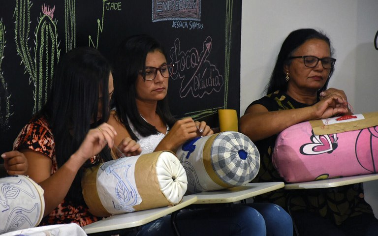 primeira dama curso de rendeiras com ronado fraga cariri foto andre lucio (1).jpg
