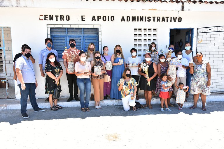 Primeira-dama visita as homenageados do 33 salão do artesanato (14).JPG