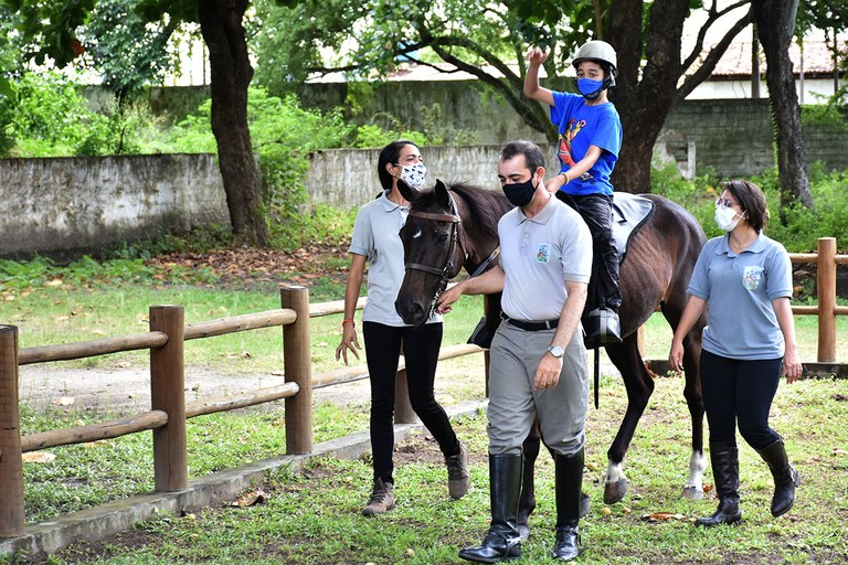 15.07.2021 Visita da Primeira-dama ao Centro de Equoterapia da Polícia Militar (12).JPG