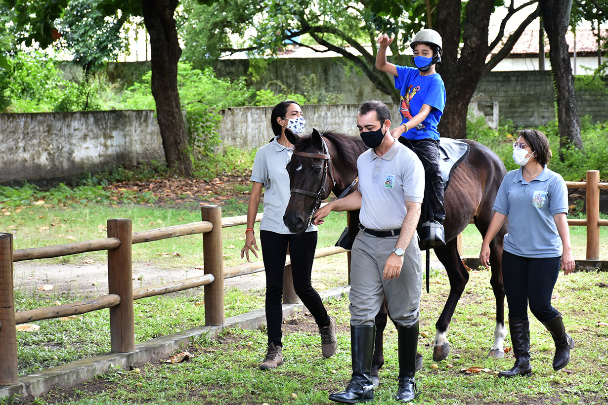 15.07.2021 Visita da Primeira-dama ao Centro de Equoterapia da Polícia Militar (12).JPG