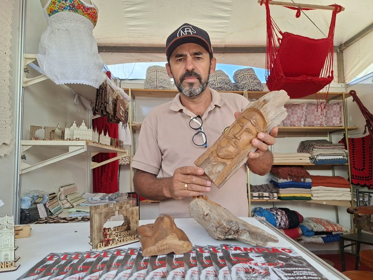 Elisandro Santos - Artesão.jpg