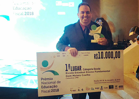 ses-Professor-da-Rede-Estadual-bicampeao-no-Premio-Nacional-de-Educacao-Fiscal-2.jpeg