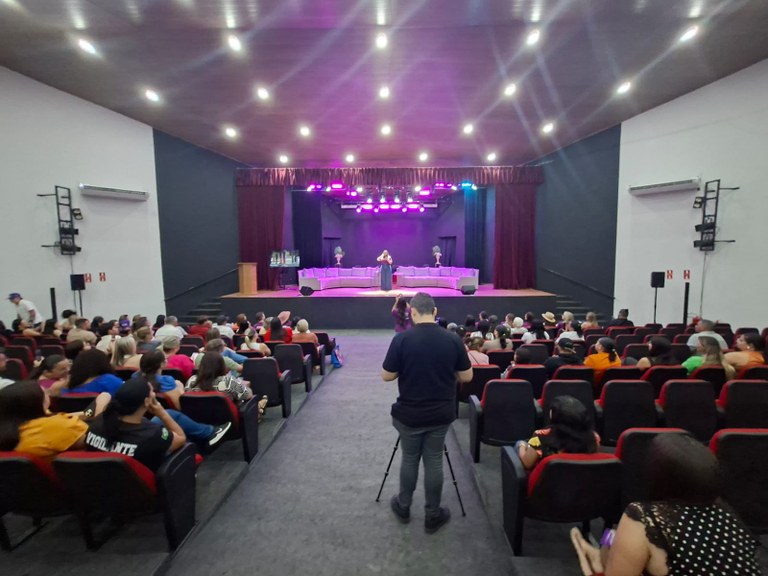 Camila Mariz Ribeiro - Palestra na Expo Pocinhos 3.jpeg