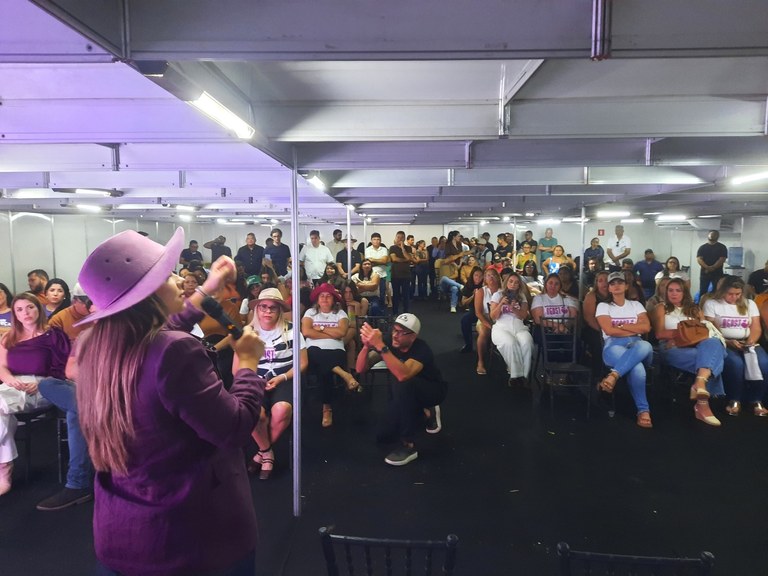 Auditório ficou lotado para a palestra de Camila Ribeiro.jpg