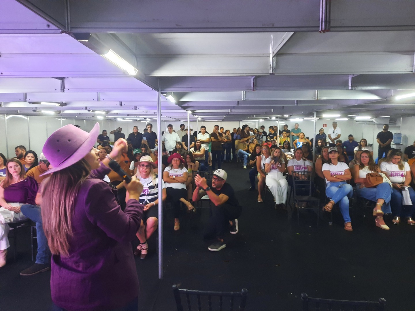 Auditório ficou lotado para a palestra de Camila Ribeiro.jpg