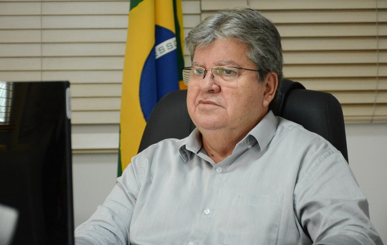 conversa com o governador-francisco frança3.jpg conversa com o governador-francisco frança3.jpg