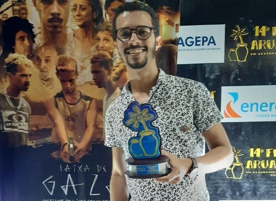 PAULO PHILIPPE PREMIADO POR FAIXA DE GAZA.jpg