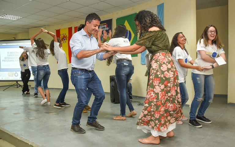 seect estudantes giramundo realizam III mostra experiencias internacionais foto delmer rodrigues (1).jpg