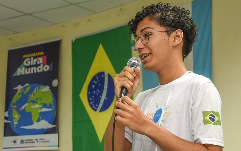 seect estudantes giramundo realizam III mostra experiencias internacionais foto delmer rodrigues (5).jpg