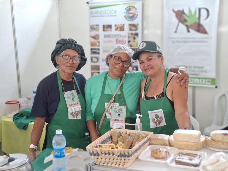 Produtoras rurais de Puxinanã - Luciana da Silva, Ana Maria da Silva e Marilena de Sousa Ferreira.jpg