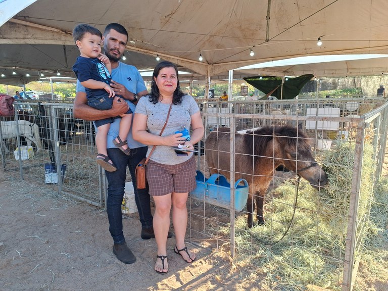 2a Expo Agro Serra de Teixeira Foto 3 - Casal Jeimson e Luciana.jpg