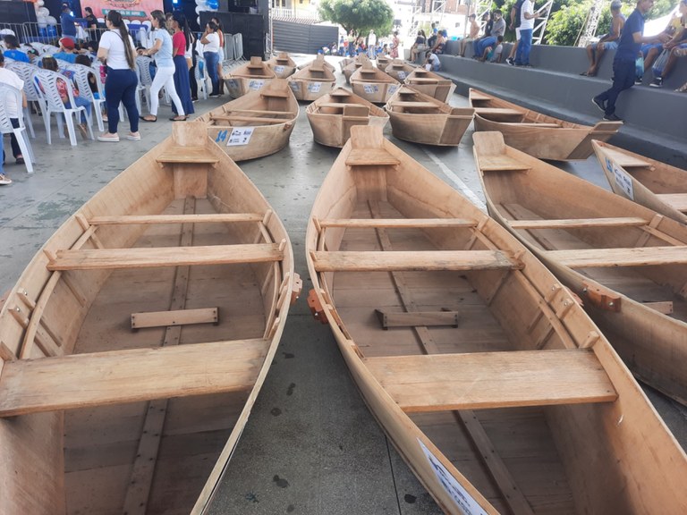 Expo Agro Peixe - Canoas para os pescadores.jpg