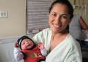 Patricia-Pereira-com-seu-recem-nascido..jpg
