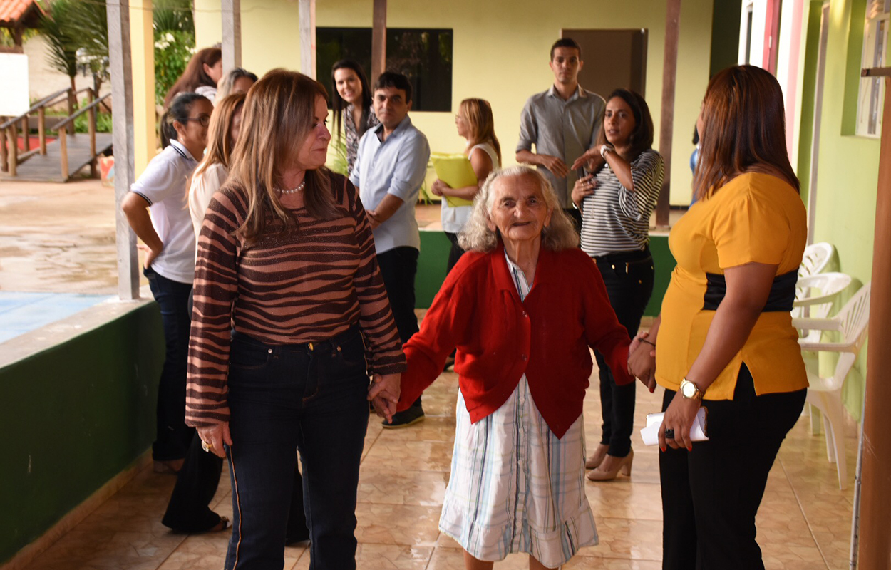 primeira dama visita associacao vo filomena em cuite foto andre lucio (4).JPG