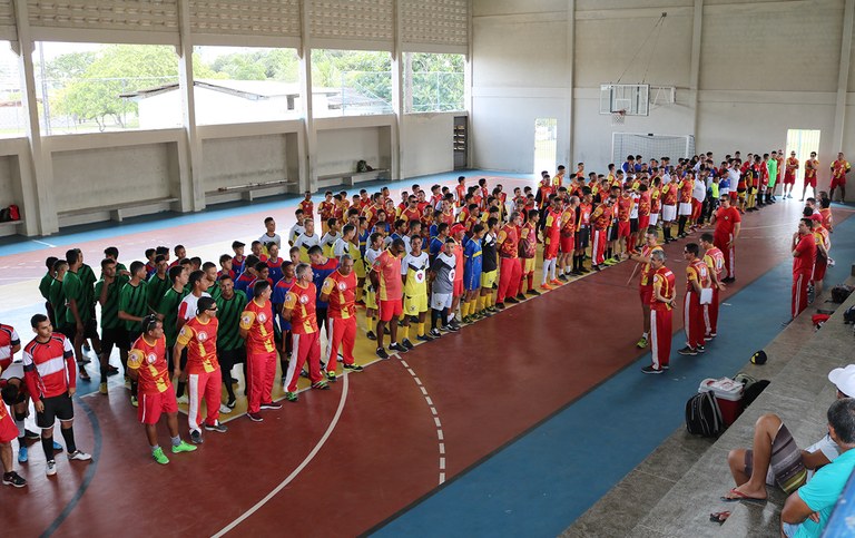 projeto bombeiro Gol 10 com 250 jovens do estado no 6º torneio (2).JPG