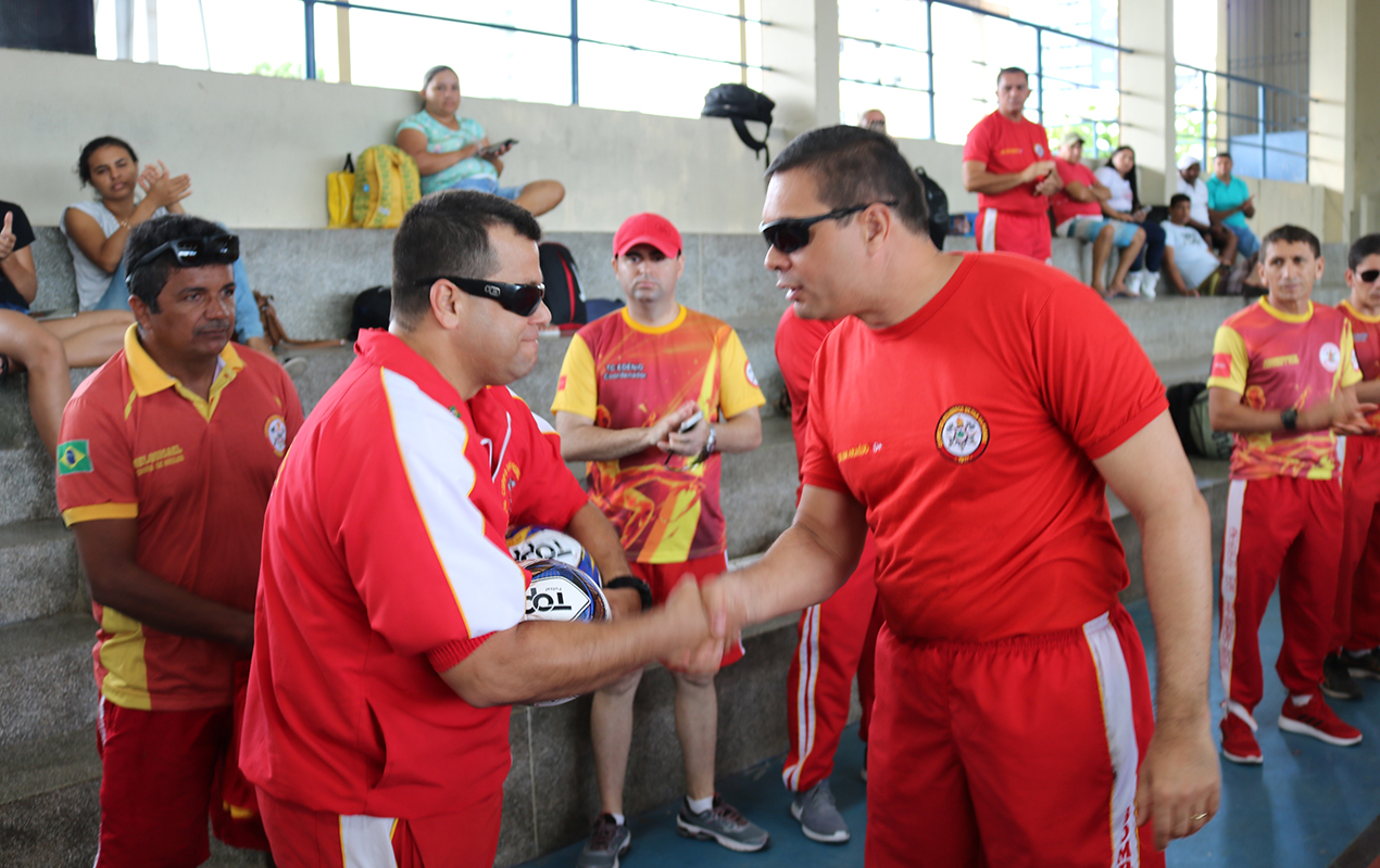 projeto bombeiro Gol 10 com 250 jovens do estado no 6º torneio (3).JPG
