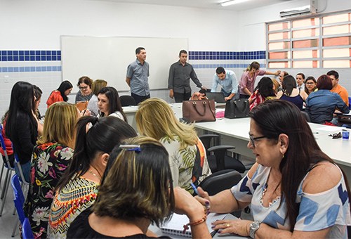 reuniao-com-gerencias-regionais-na-preparacao-dos-alunos-ao-enem_foto-delmer-rodrigues-2.jpg