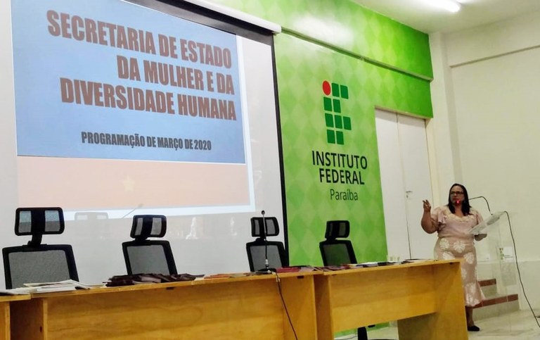 reuniao define acoes para o 8 de Marco (1)b.jpg
