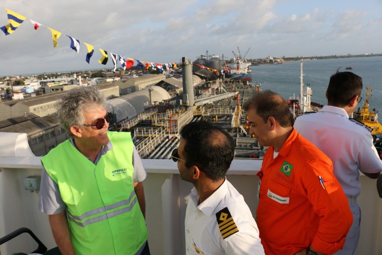 operação-ship-to-ship3-foto-Francisco-França.jpg