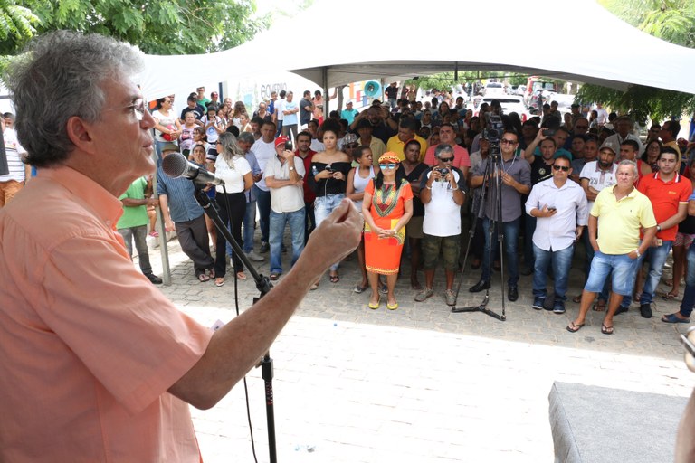ricardo-entrega-refoma-de-escola-e-adutora-em-jerico-foto-francisco-franca-15.jpg
