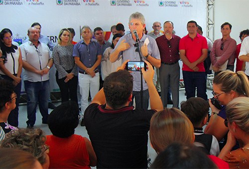 ricardo-inaugura-obras-dos-binarios-de-esperanca_foto-jose-marques-4.jpg