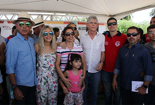 ricardo-entrega-do-campo-de-futebol-o-nildinzao-em-ibiara_foto-francisco-franca-12.jpg