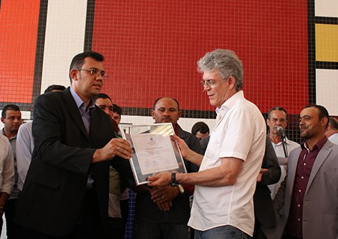 ricardo-inaugura-ECIT-escola-em-itaporanga-foto-francisco-franca-23.jpg