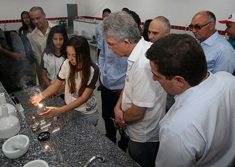 ricardo-inaugura-ECIT-escola-em-itaporanga-foto-francisco-franca-6.jpg