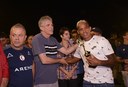 ricardo-inaugura-gramado-do-estadio-amigao_foto-walter-rafael-3.jpg