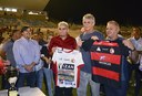 ricardo-inaugura-gramado-do-estadio-amigao_foto-walter-rafael-8.jpg
