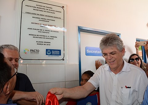 ricardo-entrega-escola-severino-ramalho-em-alagoa-grande-foto-walter-rafael-28.jpg