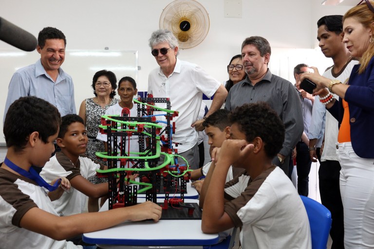 ricardo-entrega-reforma-da-escola-raul-cordula-foto-francisco-franca-1.jpg