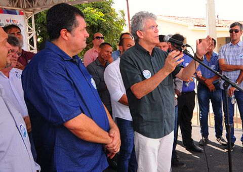 ricardo-inaugura-sistema-de-adutora-em-sobrado-foto-jose-marques-3.jpg